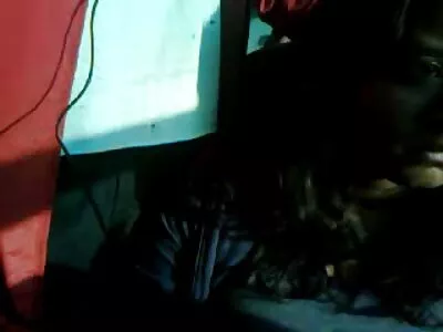 ქერა ბაბი ფეხებს იშლება