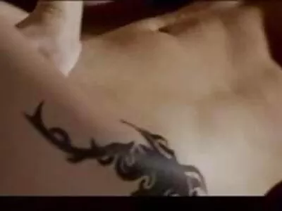 შავი გოგო შემოდის